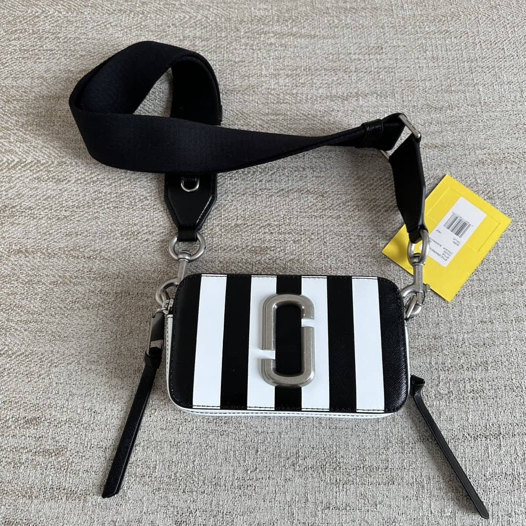 Black And White MJ Snapshot Bag 🤍🖤