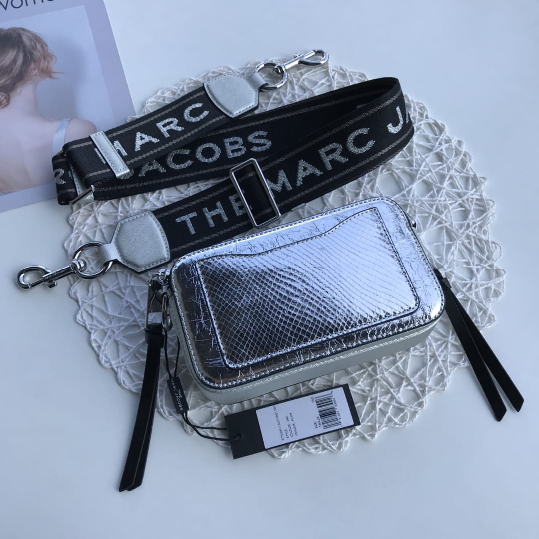 Silver MJ Snapshot Bag 🩶